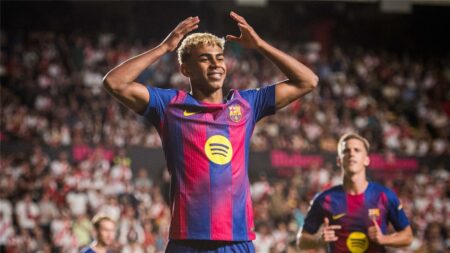 اختيار مفاجئ.. لامين يامال يكشف مرشحه للفوز بـ الكرة الذهبية حال خسارته