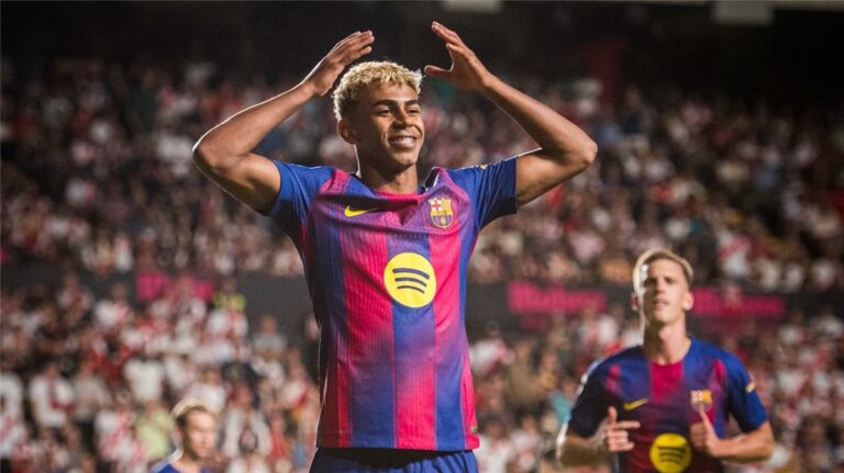 اختيار مفاجئ.. لامين يامال يكشف مرشحه للفوز بـ الكرة الذهبية حال خسارته اختيار مفاجئ.. لامين يامال يكشف مرشحه للفوز بـ الكرة الذهبية حال خسارته