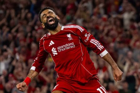 محمد صلاح مدافعًا عن زميليه السابقين في ليفربول: احترموا أبطال الدوري الإنجليزي!