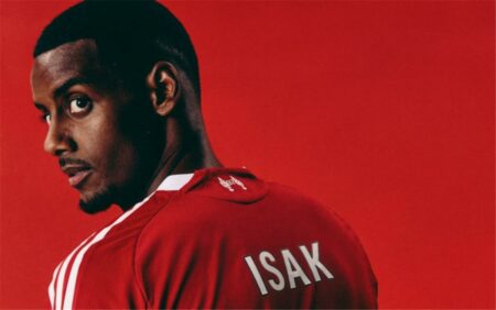 بعد المبلغ القياسي.. ليفربول يشعر بالقلق بشأن إيزاك