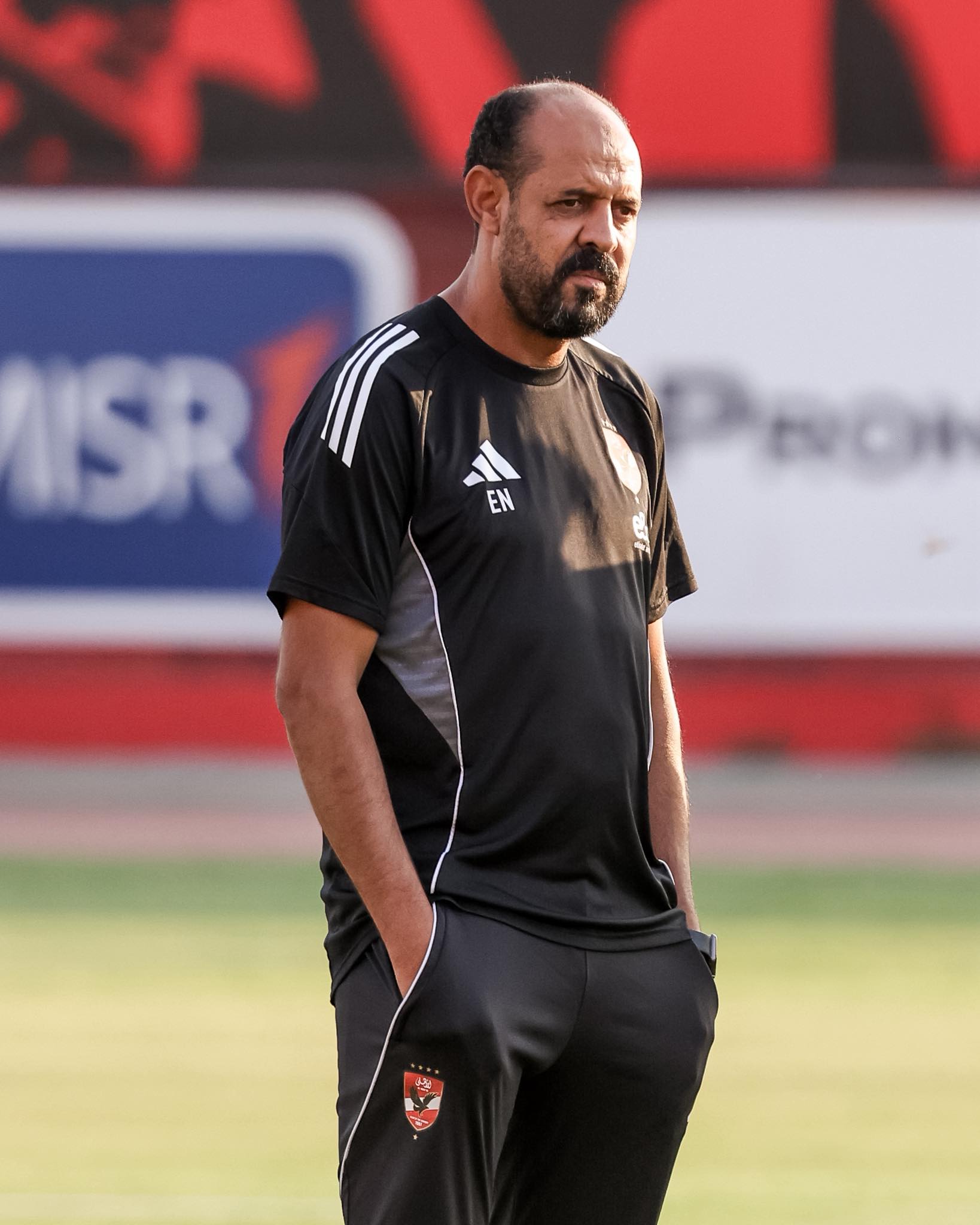 May be an image of 1 person, playing soccer and text that says 'EN'