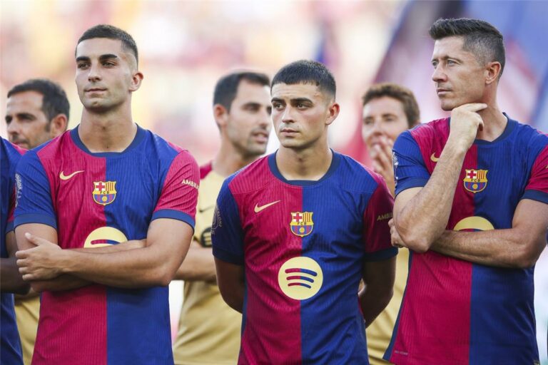 برشلونة يتخذ قرارًا صادمًا بشأن مصير ليفاندوفسكي بعد نهاية عقده