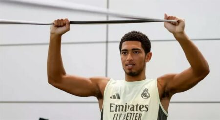 بيلينجهام يخالف توقعات ريال مدريد بشأن موعد عودته بعد جراحة الكتف