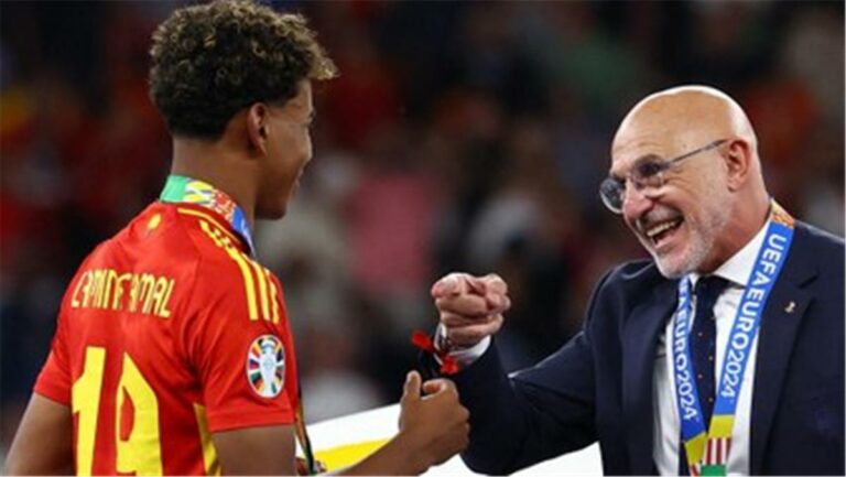 مدرب إسبانيا: أشعر بالخوف عند الحديث مع لامين يامال مدرب إسبانيا: أشعر بالخوف عند الحديث مع لامين يامال