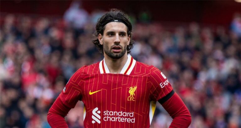 فيديو | سوبوسلاي يتفوق على محمد صلاح ويخطف منه أولى جوائز الموسم الجديد