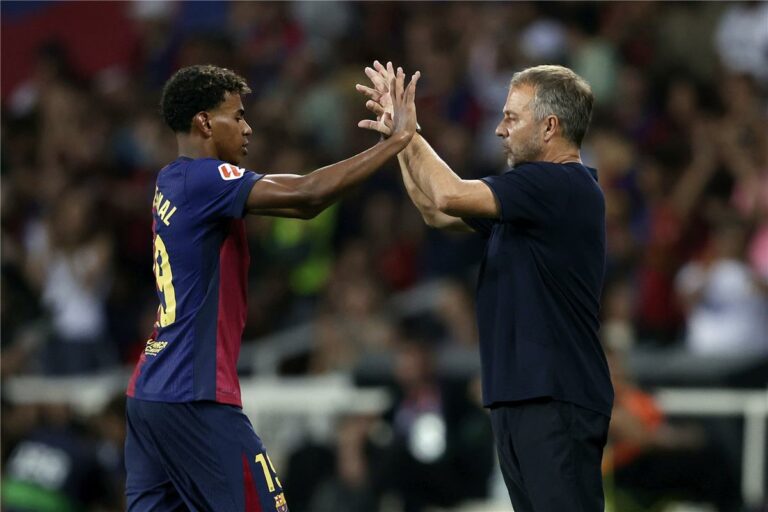 لامين يامال يكشف عن نصائح فليك له قبل المباريات.. ويصرح: هذا ما سأفعله إذا فزت بـ الكرة الذهبية لامين يامال يكشف عن نصائح فليك له قبل المباريات.. ويصرح: هذا ما سأفعله إذا فزت بـ الكرة الذهبية