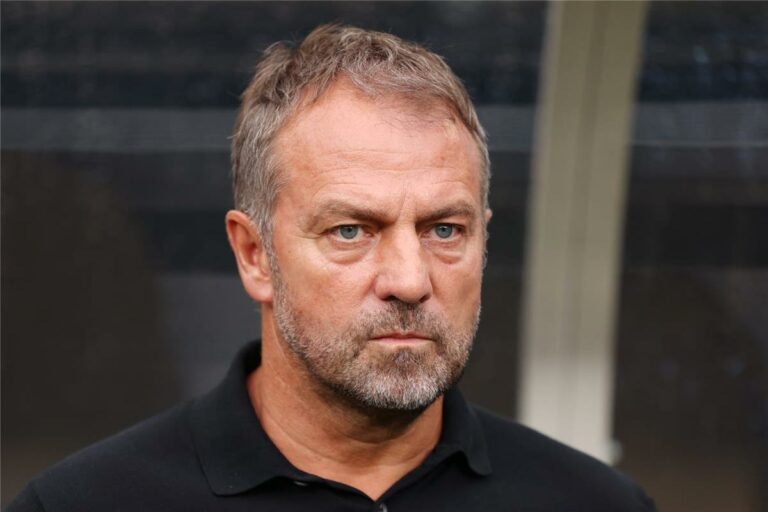 فليك يعاقب لاعب برشلونة قبل مباراة فالنسيا في الدوري الإسباني