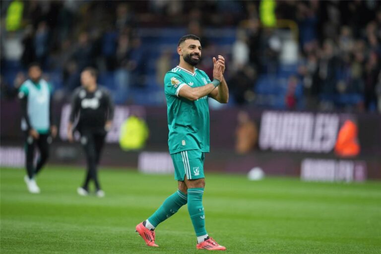 تقارير: محمد صلاح يعود لطاولة ريال مدريد وسط غموض موقفه في ليفربول