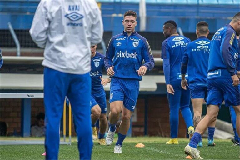 بعد نجاح بيزيرا.. حقيقة مفاوضات الزمالك مع البرازيلي بيسولي وموقف الأجانب