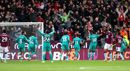 جماهير ليفربول تختار رجل مباراة بيرنلي في الدوري الإنجليزي جماهير ليفربول تختار رجل مباراة بيرنلي في الدوري الإنجليزي