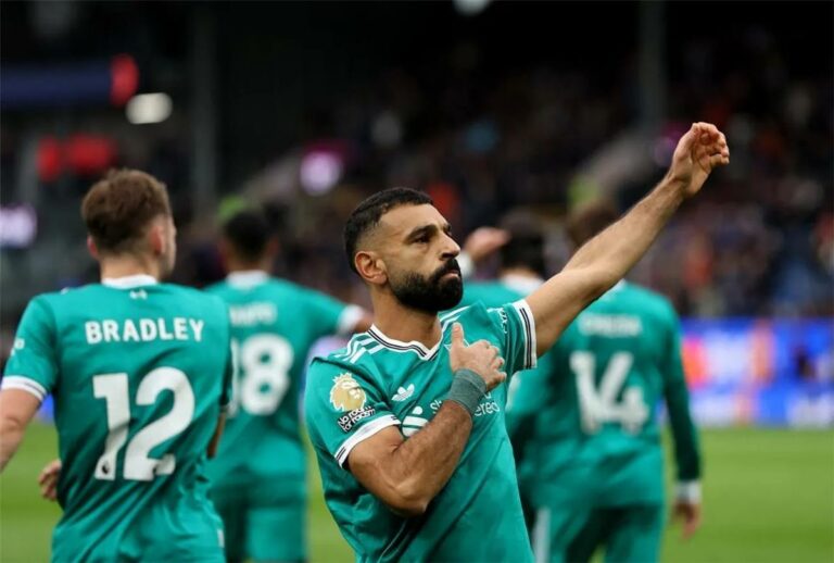 حكم إنجليزي سابق يوضح مدى صحة هدف محمد صلاح المثير أمام بيرنلي