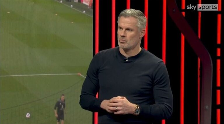 كاراجر يهاجم لاعب بيرنلي بعد فوز ليفربول: عقله ميت وما فعله جنون