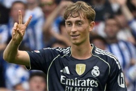 خبير تحكيمي يوضح مدى صحة طرد هويسن في مباراة ريال مدريد وريال سوسيداد