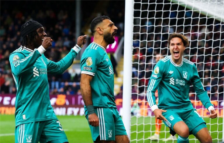 مدرب بيرنلي بعد الخسارة أمام ليفربول: علينا التدرب على وضع أيدينا خلف ظهورنا