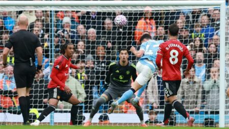 فيديو | فودين يسجل هدف مانشستر سيتي الأول أمام مانشستر يونايتد