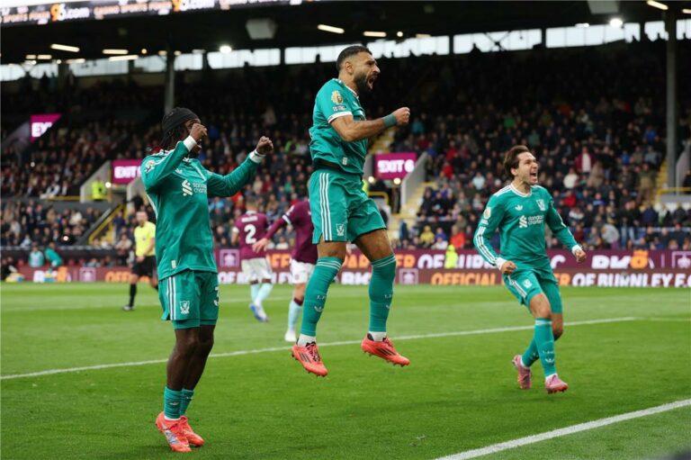 فيديو | الدفاع لا يكفي.. محمد صلاح يقود ليفربول لفوز قاتل على بيرنلي في الدوري الإنجليزي