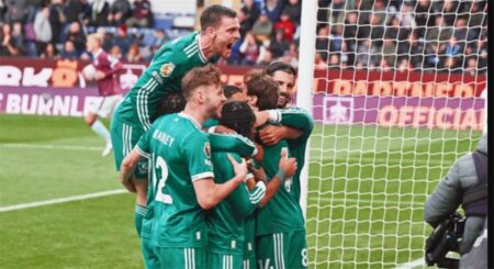 رجل مباراة ليفربول وبيرنلي في الدوري الإنجليزي