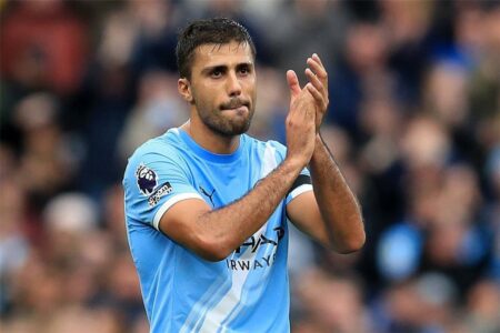 رودري يحدد أصعب المنافسين لـ مانشستر سيتي في البريميرليج ودوري أبطال أوروبا