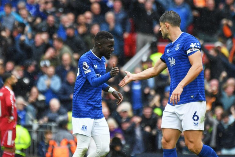 فيديو | إدريسا جايي يسجل هدف إيفرتون الأول أمام ليفربول