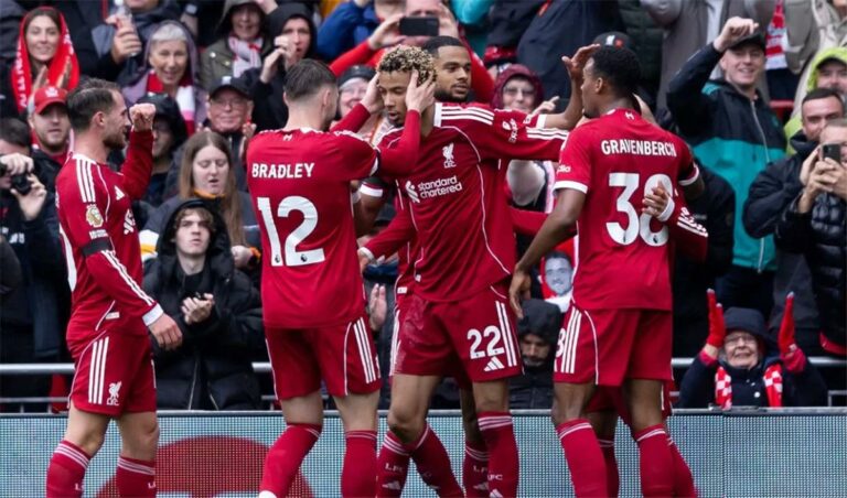 شيرر: لاعب ليفربول في حيرة تحت قيادة سلوت.. ولم يعد كما كان