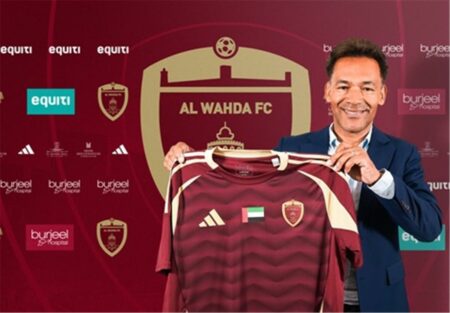 مورايس يرد عبر بطولات على أنباء مفاوضات الأهلي