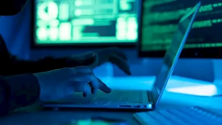 بعد التحذيرات الأخيرة.. طرق إيقاف الهجمات الخفية على هواتف المستخدمين بعد التحذيرات الأخيرة.. طرق إيقاف الهجمات الخفية على هواتف المستخدمين