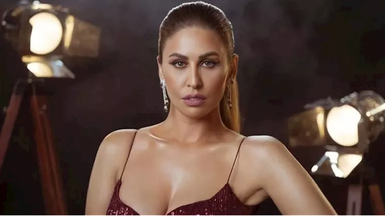 بفستان أسود كلاسيكي.. مي سليم تتألق في أحدث ظهور لها بفستان أسود كلاسيكي.. مي سليم تتألق في أحدث ظهور لها