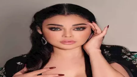 "تاج وطرحة زفاف".. هيفاء وهبي تخطف الأنظار بإطلالتها