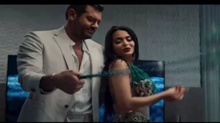 قبل أسماء جلال.. نجمات ارتدين بدلة رقص في السينما (صور)