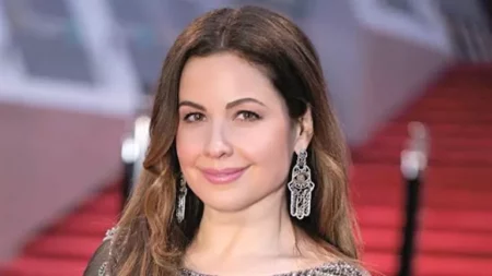 مكياج قوي وفستان أنيق.. ريا أبي راشد تخطف الأنظار بإطلالتها