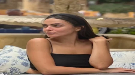 جريئة وأنيقة.. وئام مجدي تتألق بإطلالة كاجوال جريئة وأنيقة.. وئام مجدي تتألق بإطلالة كاجوال