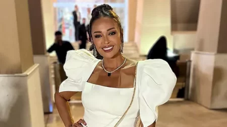 "الأبيض يليق بكِ".. أحدث جلسة تصوير لـ داليا البحيري بـ فستان جذاب