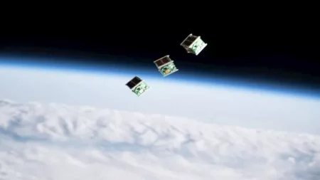 روسيا تُطور منصة جديدة ستُستخدم في بناء الأقمار الصناعية الصغيرة روسيا تُطور منصة جديدة ستُستخدم في بناء الأقمار الصناعية الصغيرة