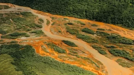 تسرب معادن سامة إلى أنهار ألاسكا وتحول لونها إلى البرتقالي (صور) تسرب معادن سامة إلى أنهار ألاسكا وتحول لونها إلى البرتقالي (صور)