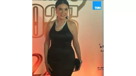 فستان بظهر مكشوف.. دينا تخطف الأنظار على ريد كاربت حفل دير جيست 2025 فستان بظهر مكشوف.. دينا تخطف الأنظار على ريد كاربت حفل دير جيست 2025