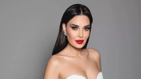 كروب توب جريء.. ‎سيرين عبد النور تخطف الأنظار بإطلالة جذابة