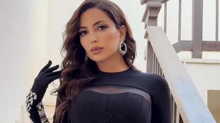 نسرين طافش تخطف الأنظار بجمبسوت جري.. كيف نسقت اللوك؟