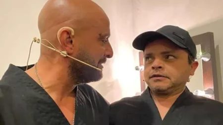 "بسبب ظرف قهري".. أحمد السقا يتسلم تكريم هنيدي في ختام مهرجان الإسكندرية للمسرح