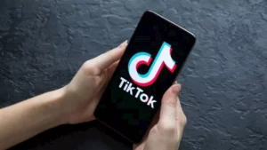 هدايا رقمية.. كيف تسعى تيك توك شوب لمنافسة أمازون بميزة جديدة؟