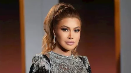 نوال الزغبي بفستان جريء.. كيف نسقت اللوك؟