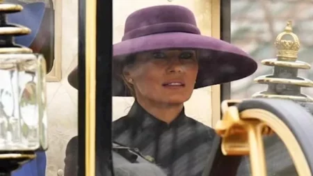 سر إطلالة ميلانيا ترامب المثيرة في زيارة بريطانيا.. 10 صور سر إطلالة ميلانيا ترامب المثيرة في زيارة بريطانيا.. 10 صور