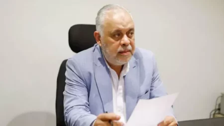 أشرف زكي يوضح أسباب استقالته من منصب نقيب المهن التمثيلية.. هل مجلس الشيوخ السبب؟