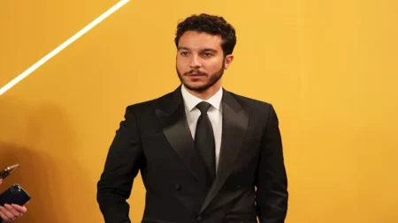 نور النبوي بإطلالة كاجوال أنيقة تجمع بين البساطة والعصرية نور النبوي بإطلالة كاجوال أنيقة تجمع بين البساطة والعصرية