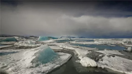 جفاف وفيضانات تُهدد آسيا.. ما السبب المفاجئ وراء ذوبان القطب الثالث؟