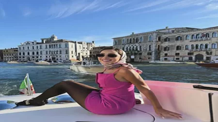 شورت وبلوزة شفافة.. بسمة بوسيل تتألق في أحدث ظهور (صور)