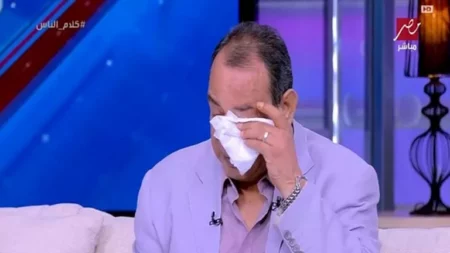 بسبب وفاة نجله.. صلاح الشرنوبي يبكي: "حاولنا إنقاذه والفيروس كان متمكن منه"