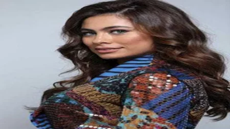 هاجر أحمد تتألق بفستان الورود الحمراء وإطلالة أنثوية ساحرة.. سر اللوك