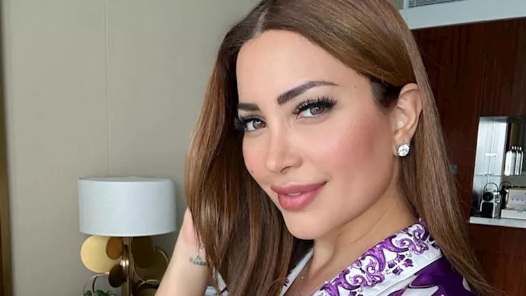 بـ"هوت شورت".. نسرين طافش بإطلالة ساحرة – كيف نسقت اللوك؟ بـ"هوت شورت".. نسرين طافش بإطلالة ساحرة - كيف نسقت اللوك؟