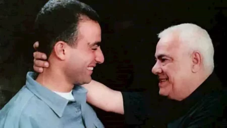 "عملاق الماريونيت".. أحمد السقا يحيي ذكرى رحيل والده بكلمات مؤثرة