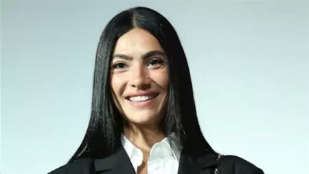 هدى المفتي بإطلالة جذابة.. كيف نسقت إطلالتها؟